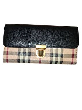 Classic Black Burberry Leather  Clutch Wallet